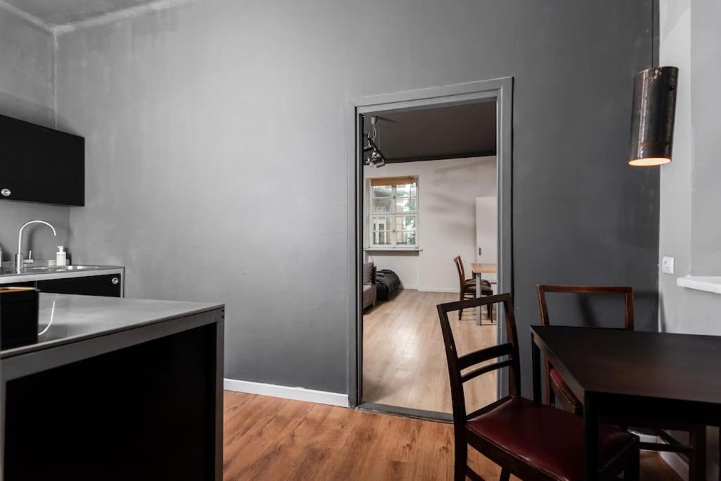 Industrial Apartment - Jewish Quarter By Upstairs Красков Екстериор снимка