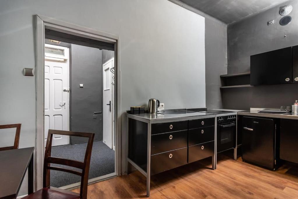 Industrial Apartment - Jewish Quarter By Upstairs Красков Екстериор снимка